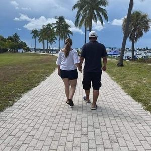 Meet your Posher, Santos